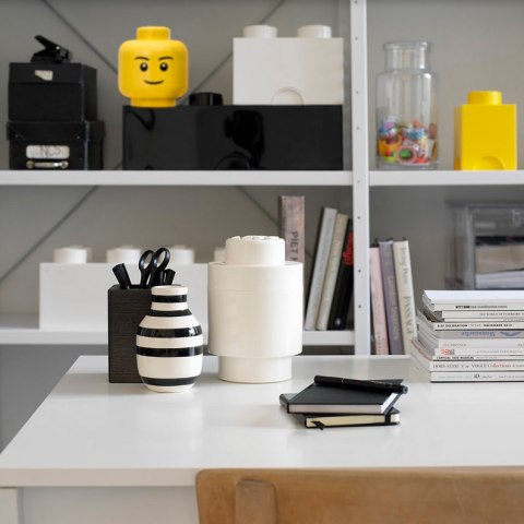 LEGO 40041730 - Pojemnik klocek 8 - Czerwony 50 cm LEGO 40041730 - Pojemnik klocek 8 - Czerwony 50 cm