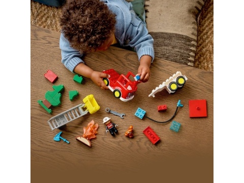 LEGO 10473 Duplo - Wóz strażacki z wężem i strażakiem