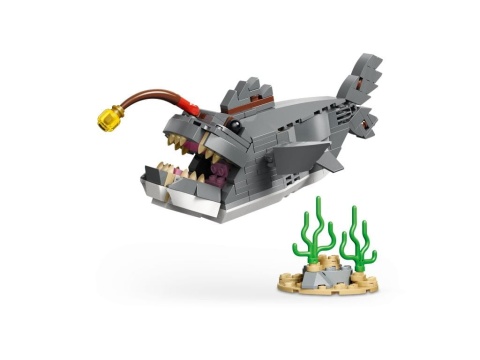 LEGO 31381 Creator 3w1 - Groźny rekin i skrzynia ze skarbem