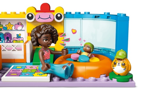 LEGO 42645 Friends - Pokój zabaw młodszej siostry Aliyi